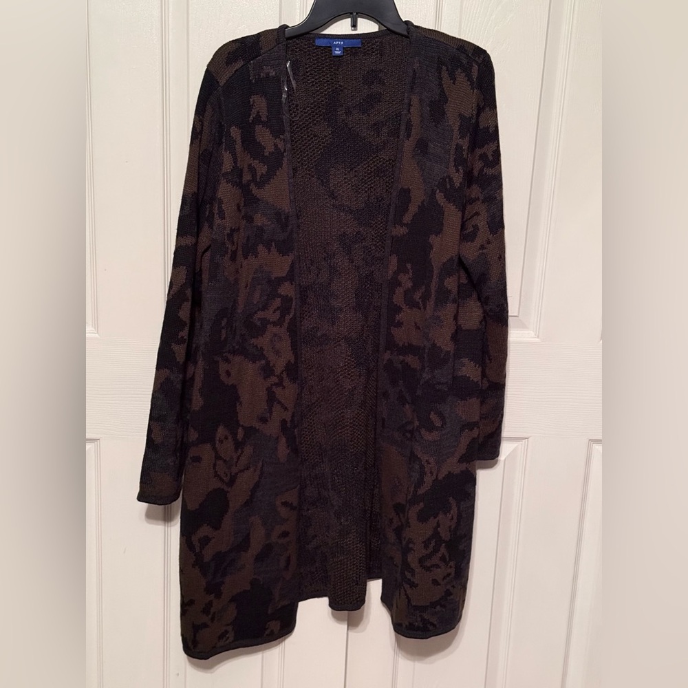 Apt. 9 Black and Brown Patterned Sweater
